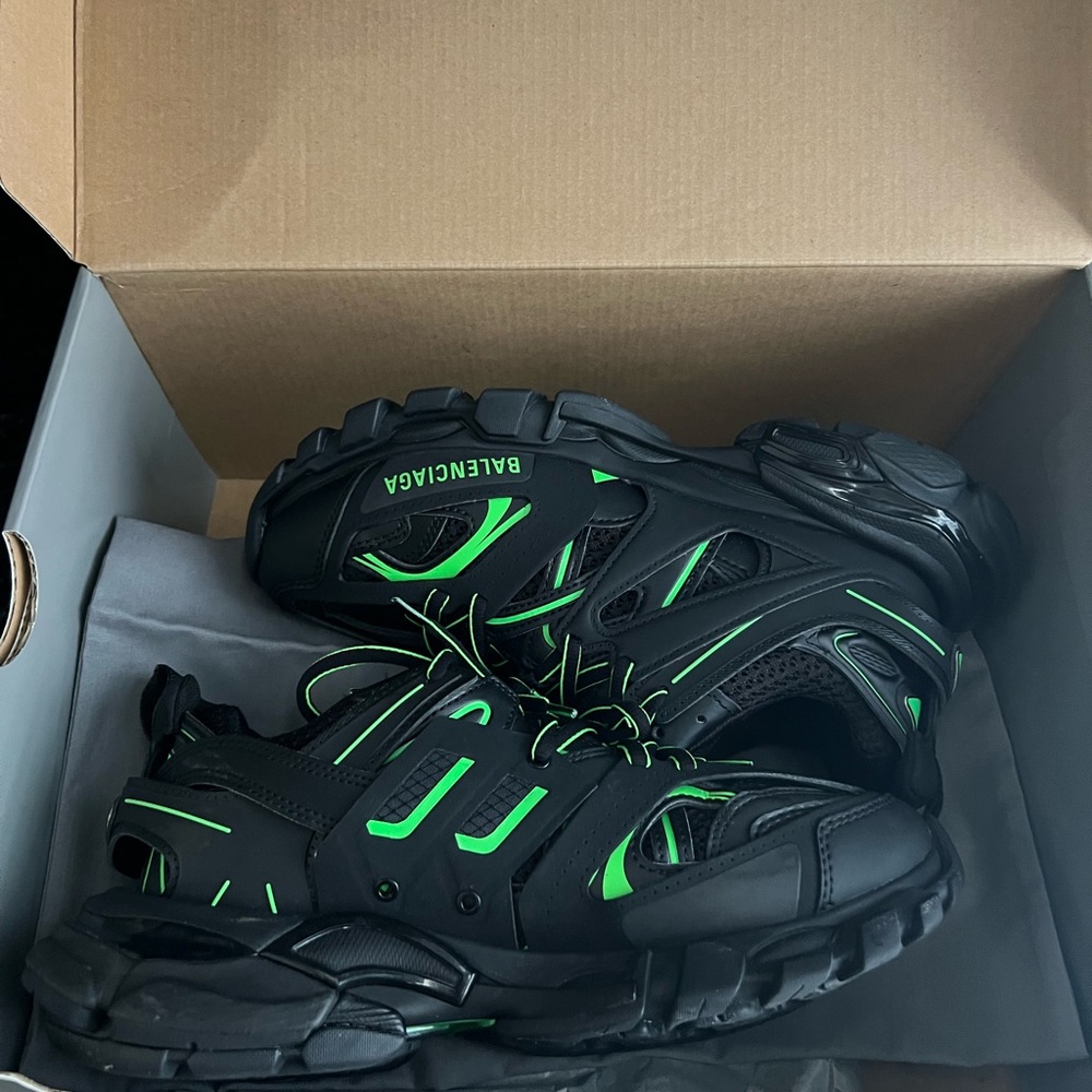 balenciaga race runners green